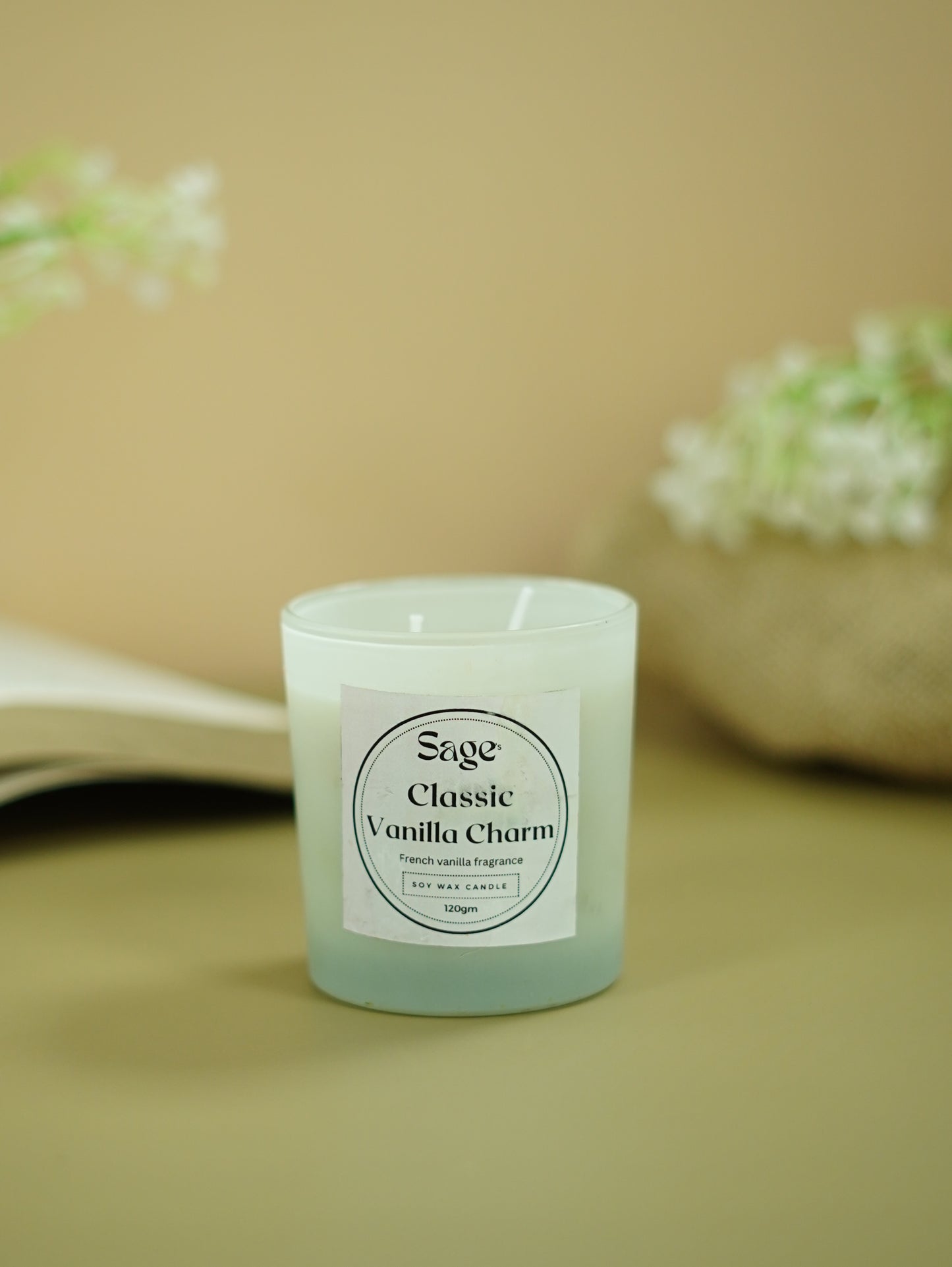 Classic Vanilla Charm Scented Jar Candle